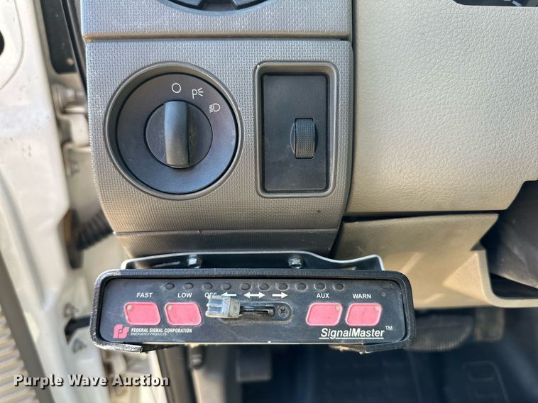 image for item DD3227 2008 Ford F550 Super Duty  Crew Cab utility / service truck