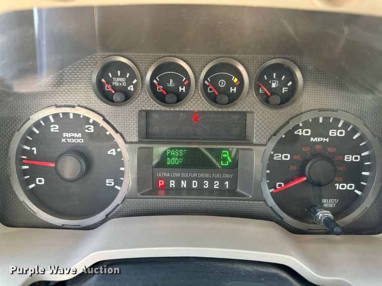 image for item DD3227 2008 Ford F550 Super Duty  Crew Cab utility / service truck