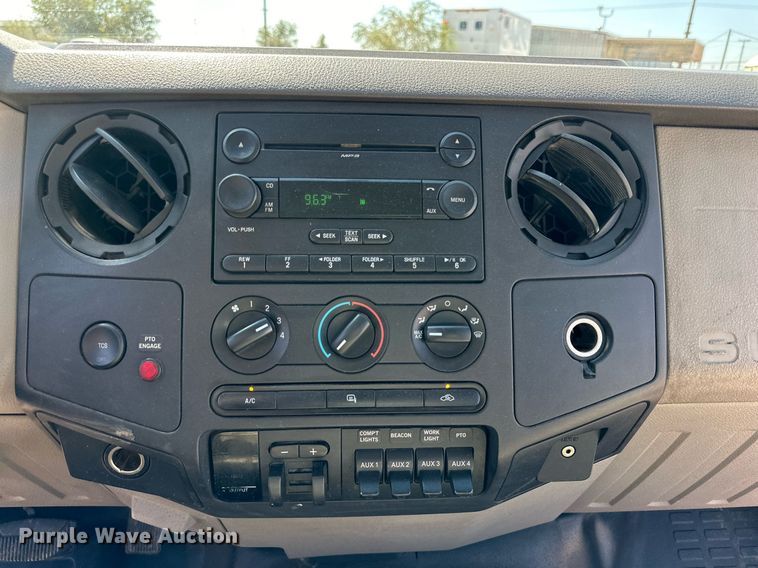 image for item DD3227 2008 Ford F550 Super Duty  Crew Cab utility / service truck