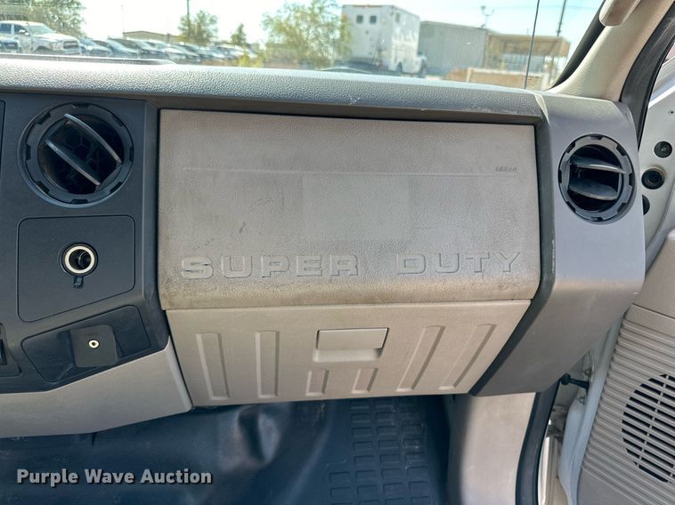 image for item DD3227 2008 Ford F550 Super Duty  Crew Cab utility / service truck