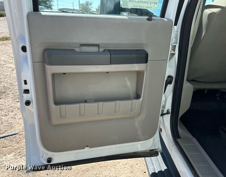 image for item DD3227 2008 Ford F550 Super Duty  Crew Cab utility / service truck