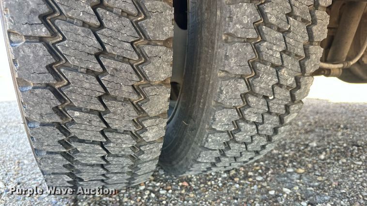 image for item DD3227 2008 Ford F550 Super Duty  Crew Cab utility / service truck