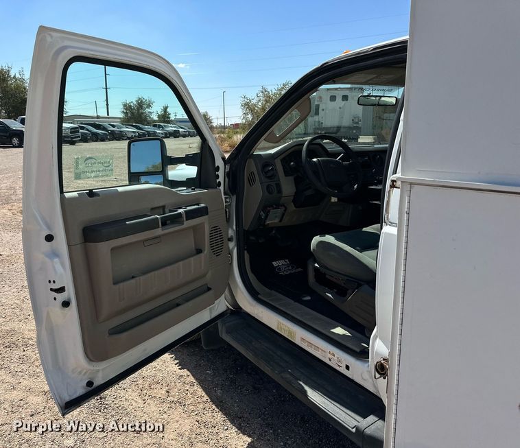 image for item DD3229 2008 Ford F550 Super Duty  utility / service truck