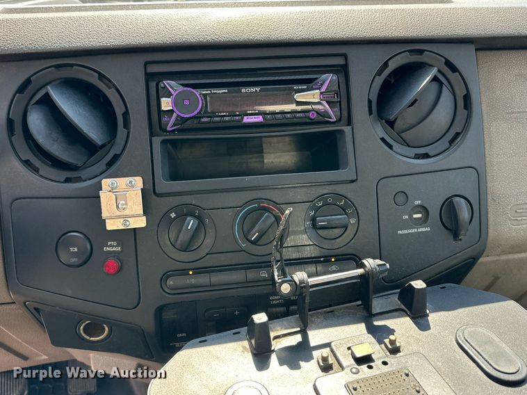 image for item DD3229 2008 Ford F550 Super Duty  utility / service truck