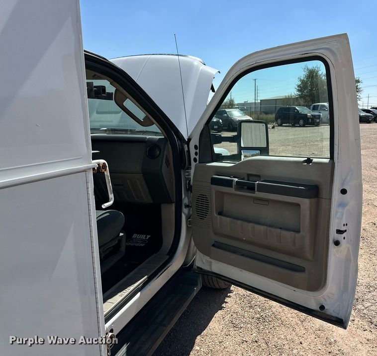 image for item DD3229 2008 Ford F550 Super Duty  utility / service truck