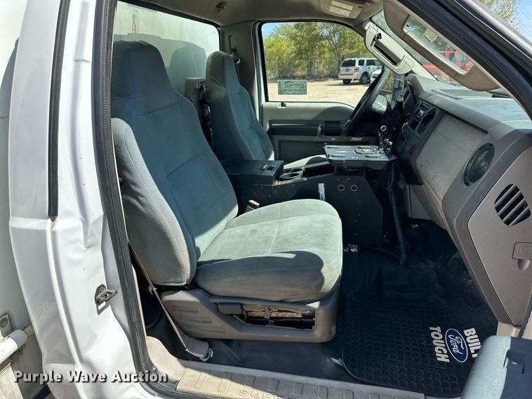 image for item DD3229 2008 Ford F550 Super Duty  utility / service truck