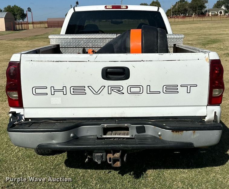 image for item DD3231 2003 Chevrolet Silverado 1500 Ext. Cab pickup truck