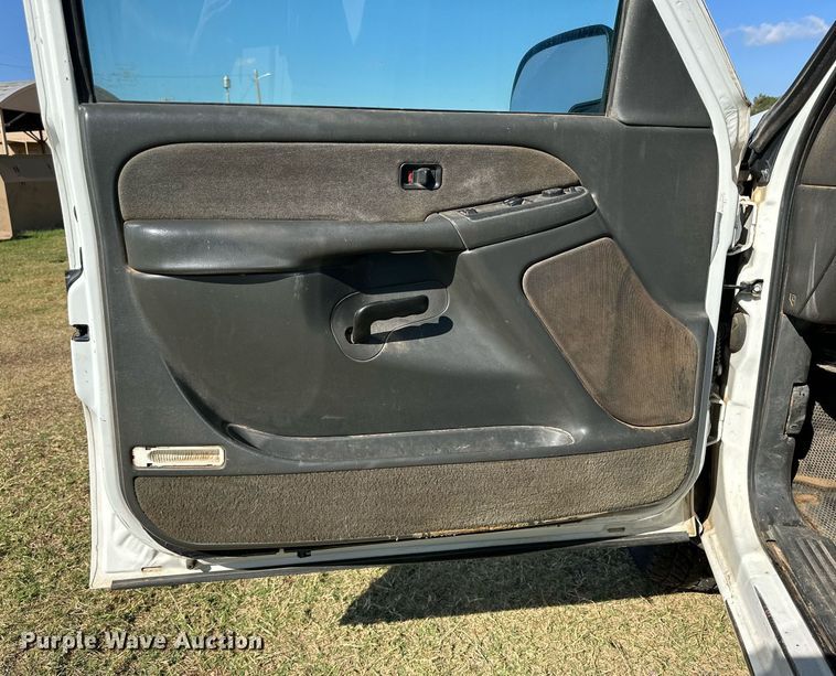 image for item DD3231 2003 Chevrolet Silverado 1500 Ext. Cab pickup truck