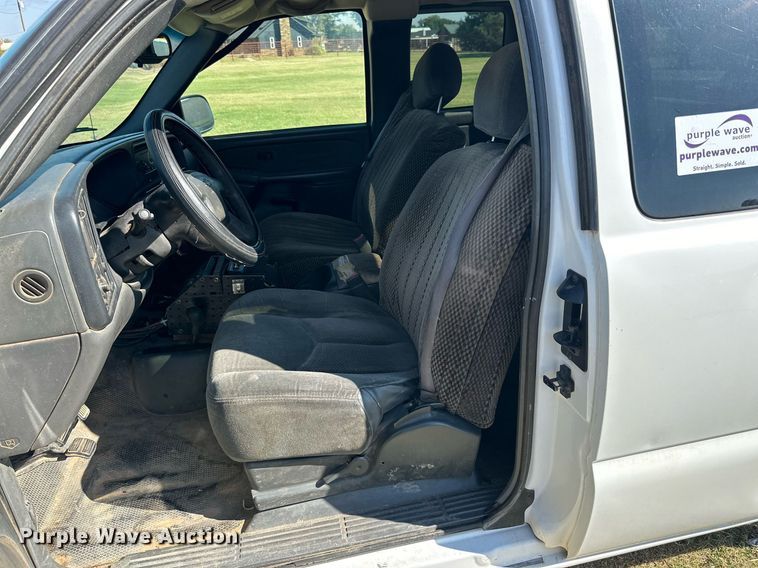 image for item DD3231 2003 Chevrolet Silverado 1500 Ext. Cab pickup truck