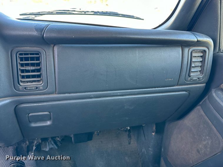 image for item DD3231 2003 Chevrolet Silverado 1500 Ext. Cab pickup truck