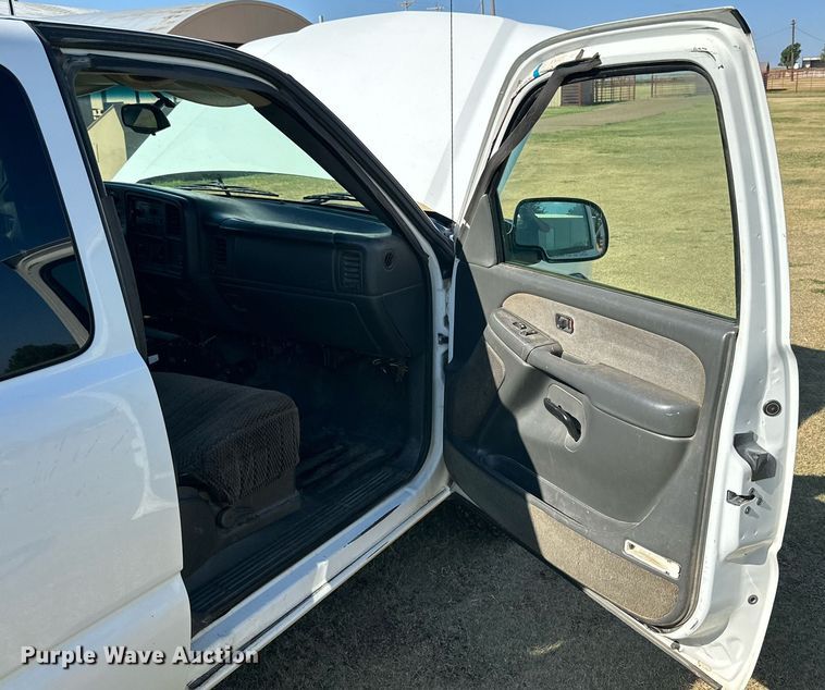 image for item DD3231 2003 Chevrolet Silverado 1500 Ext. Cab pickup truck