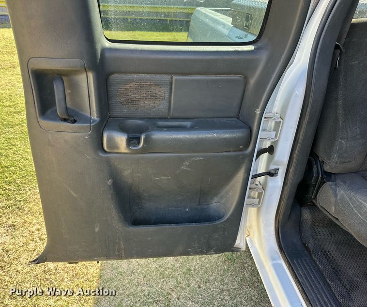 image for item DD3231 2003 Chevrolet Silverado 1500 Ext. Cab pickup truck