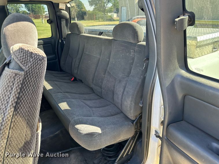 image for item DD3231 2003 Chevrolet Silverado 1500 Ext. Cab pickup truck