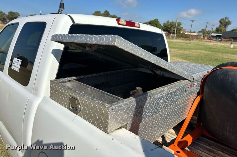 image for item DD3231 2003 Chevrolet Silverado 1500 Ext. Cab pickup truck