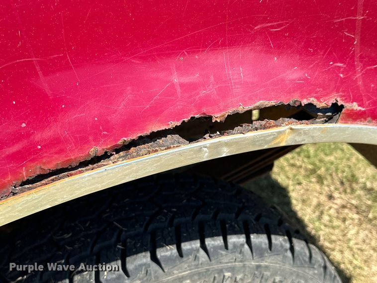 image for item DD3232 1994 Ford F150 SuperCab pickup truck