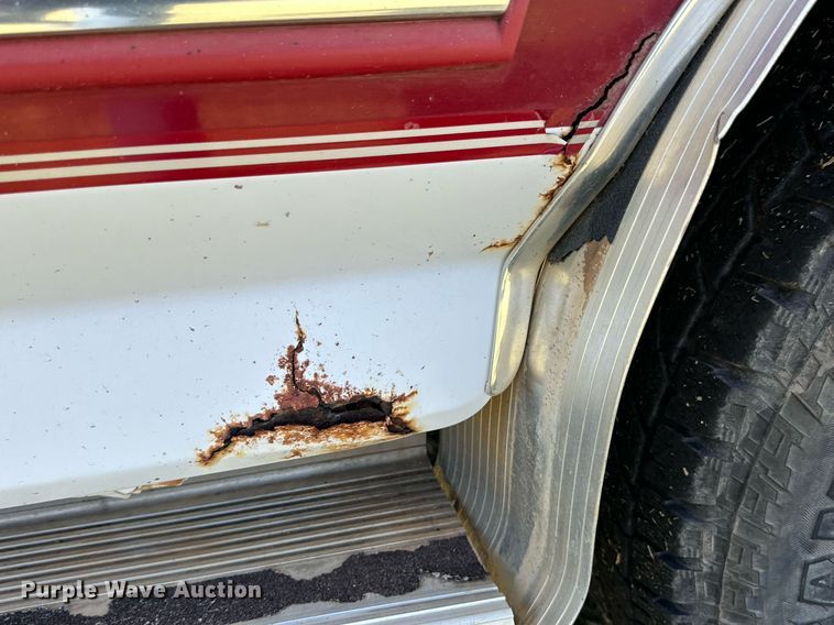 image for item DD3232 1994 Ford F150 SuperCab pickup truck