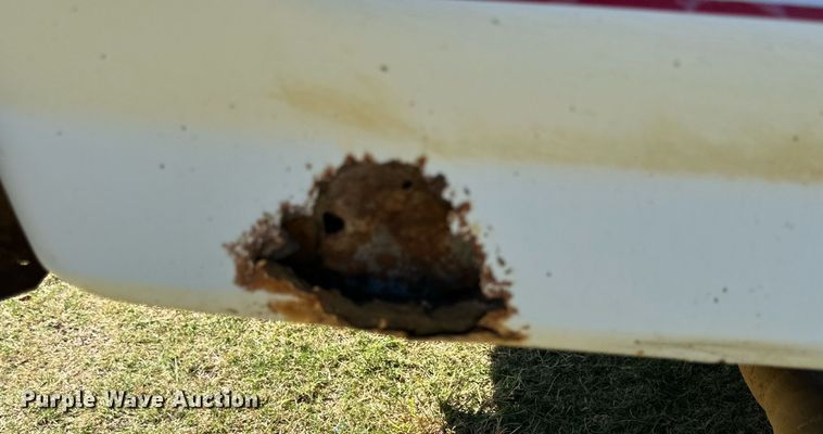 image for item DD3232 1994 Ford F150 SuperCab pickup truck