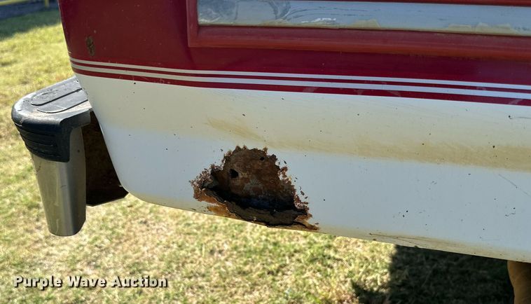 image for item DD3232 1994 Ford F150 SuperCab pickup truck