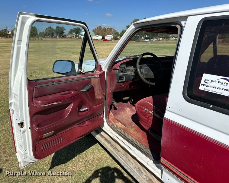 image for item DD3232 1994 Ford F150 SuperCab pickup truck