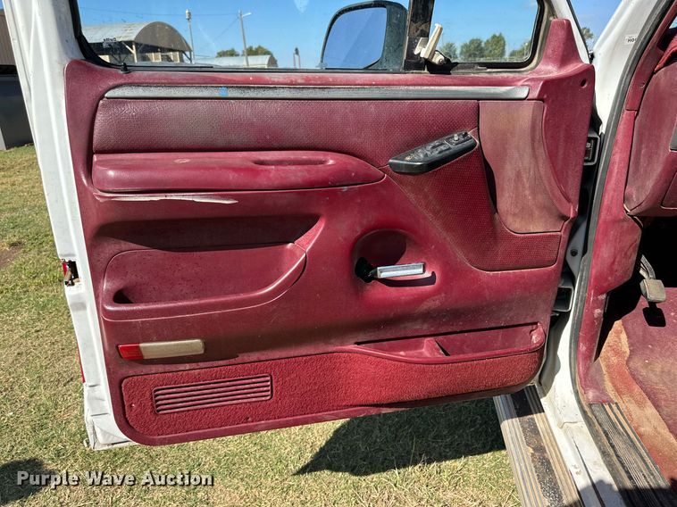 image for item DD3232 1994 Ford F150 SuperCab pickup truck