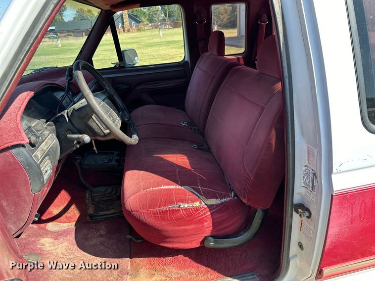 image for item DD3232 1994 Ford F150 SuperCab pickup truck