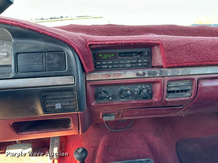 image for item DD3232 1994 Ford F150 SuperCab pickup truck