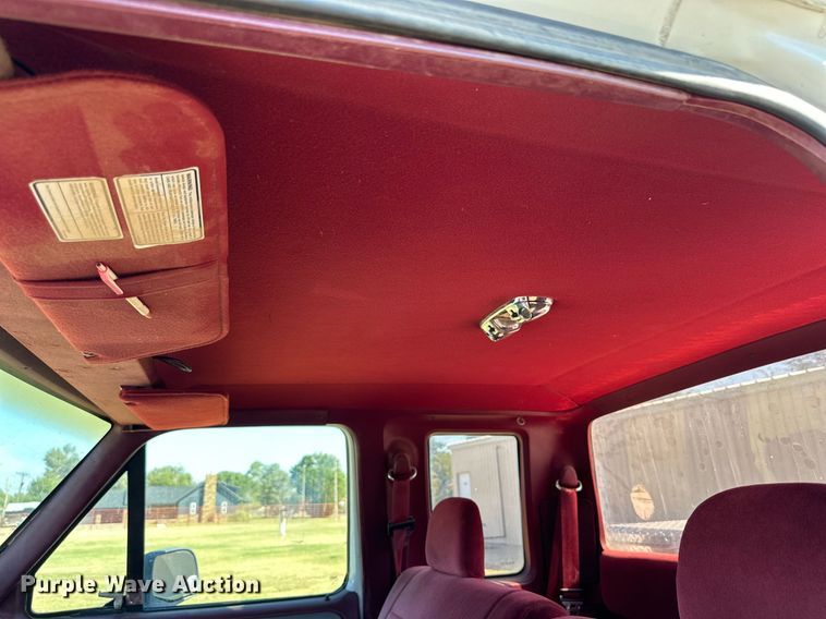 image for item DD3232 1994 Ford F150 SuperCab pickup truck