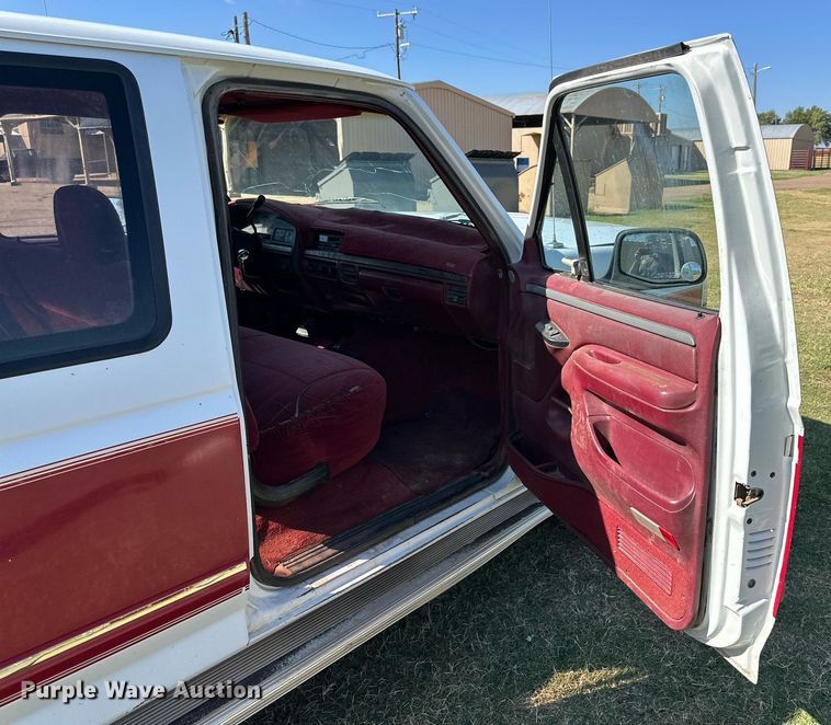 image for item DD3232 1994 Ford F150 SuperCab pickup truck