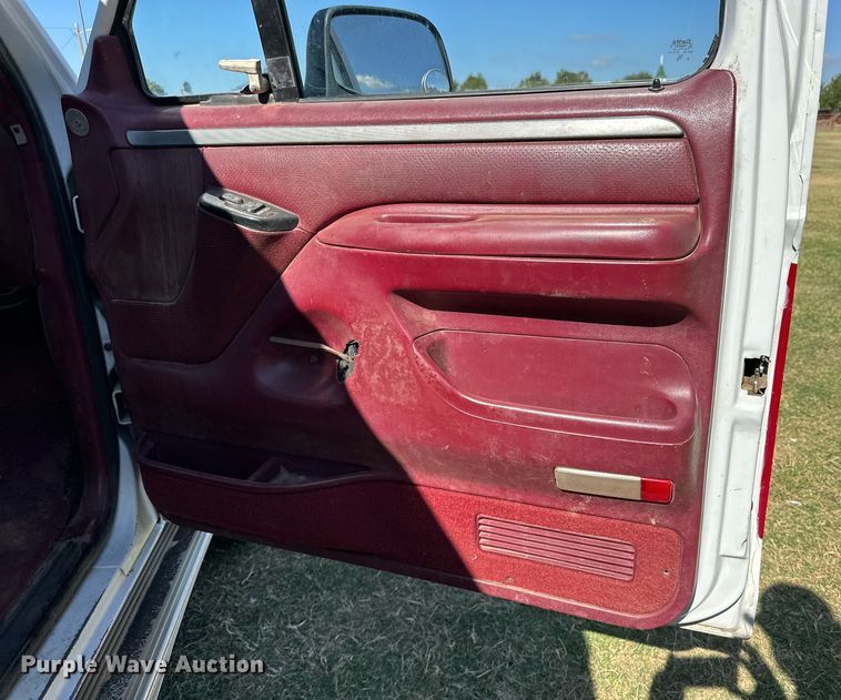 image for item DD3232 1994 Ford F150 SuperCab pickup truck