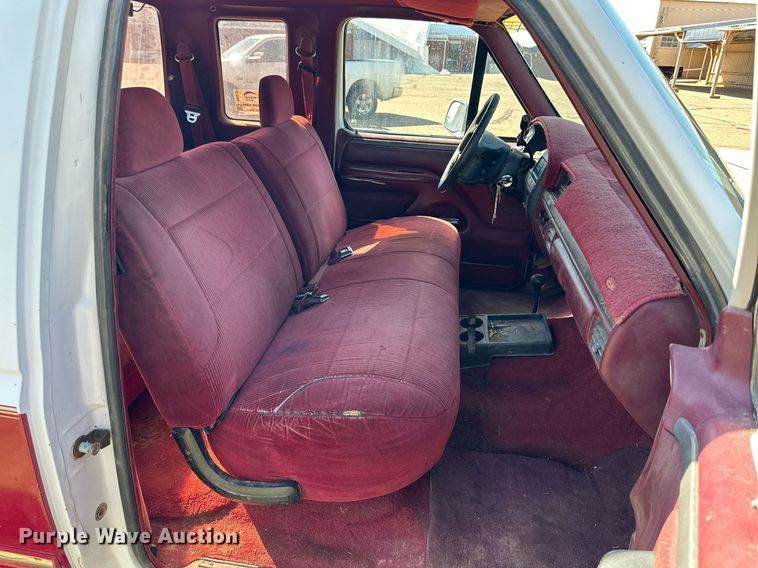 image for item DD3232 1994 Ford F150 SuperCab pickup truck