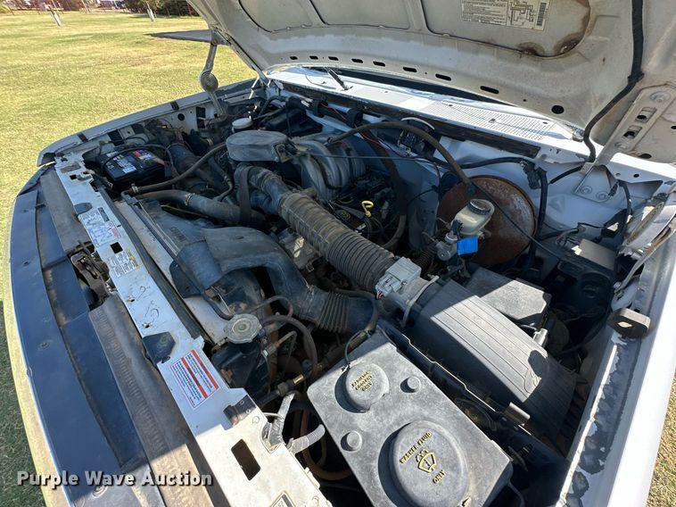 image for item DD3232 1994 Ford F150 SuperCab pickup truck