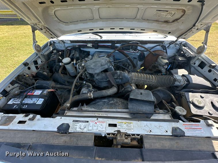 image for item DD3232 1994 Ford F150 SuperCab pickup truck