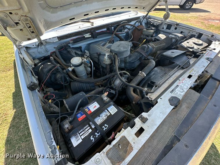 image for item DD3232 1994 Ford F150 SuperCab pickup truck