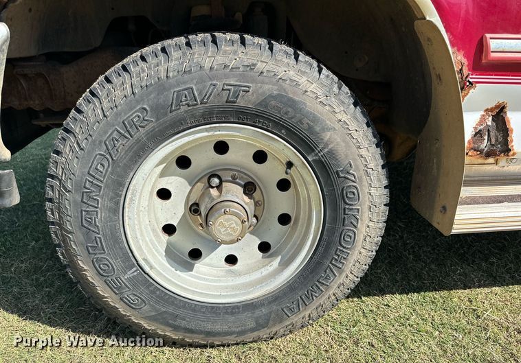 image for item DD3232 1994 Ford F150 SuperCab pickup truck