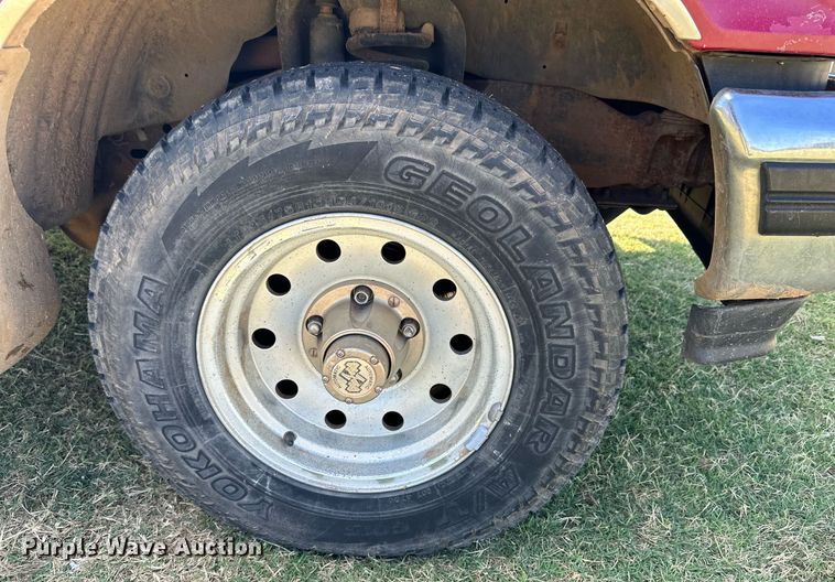 image for item DD3232 1994 Ford F150 SuperCab pickup truck