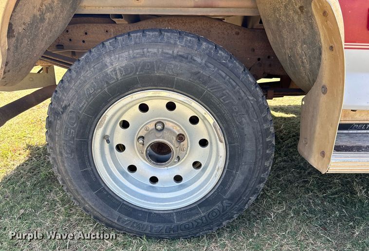 image for item DD3232 1994 Ford F150 SuperCab pickup truck