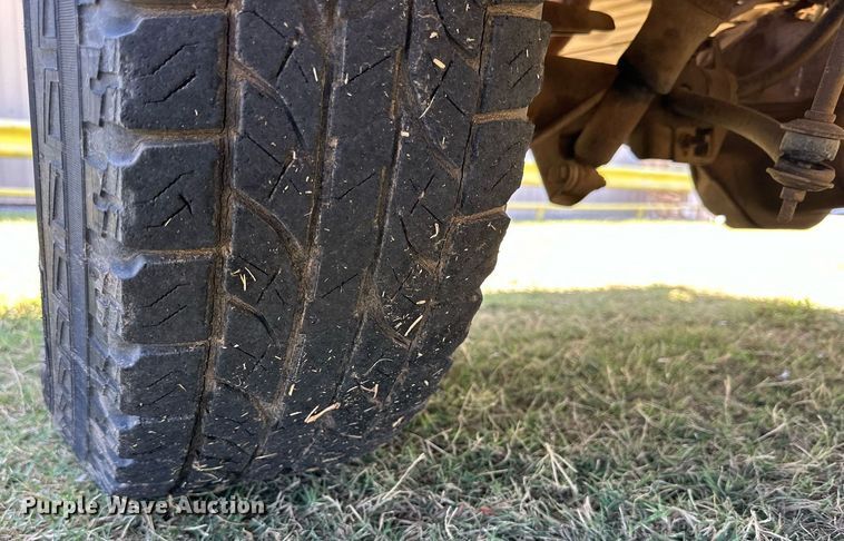 image for item DD3232 1994 Ford F150 SuperCab pickup truck