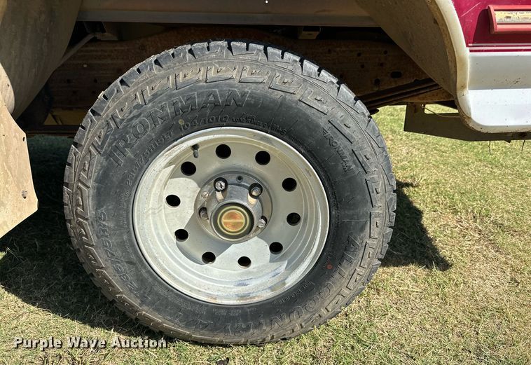 image for item DD3232 1994 Ford F150 SuperCab pickup truck