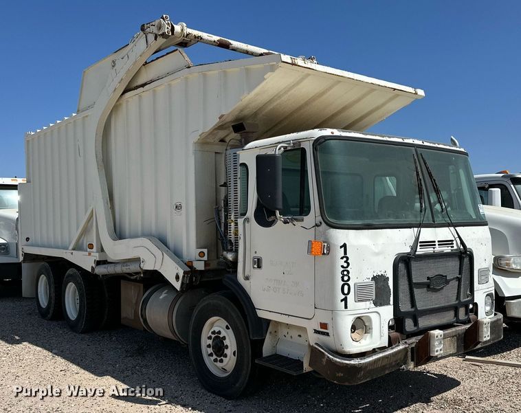 image for item DL0456 2014 Autocar ACX refuse truck