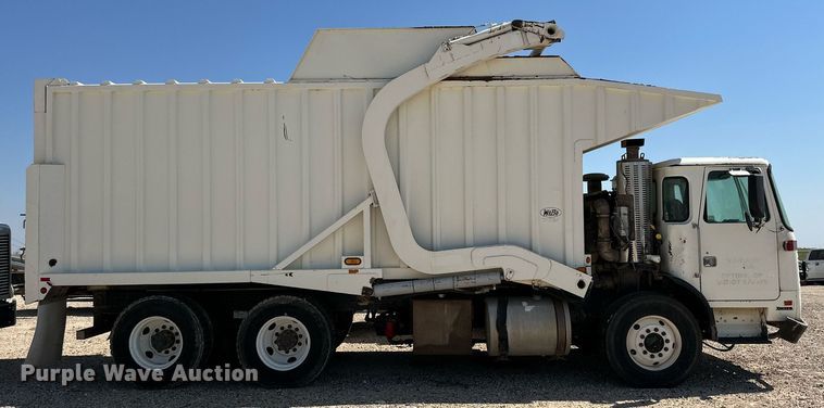 image for item DL0456 2014 Autocar ACX refuse truck