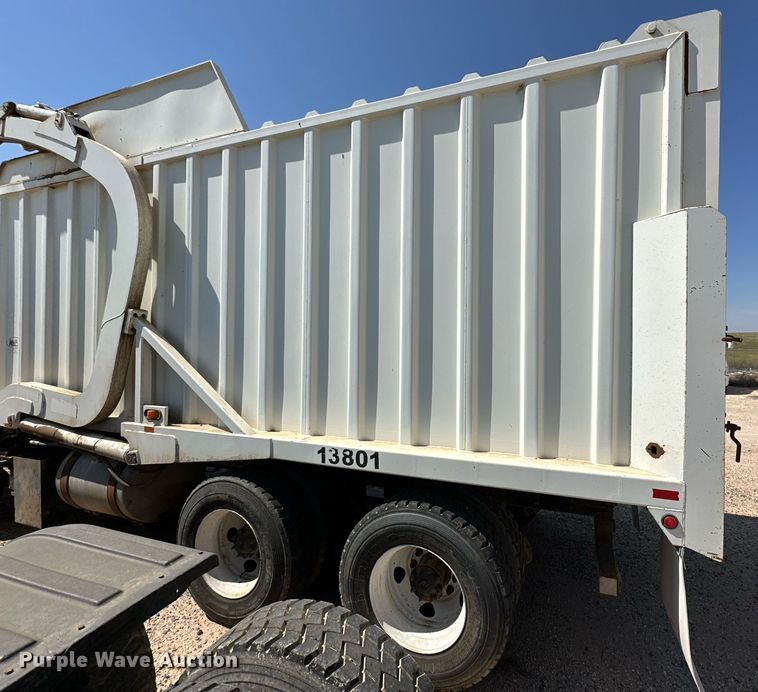 image for item DL0456 2014 Autocar ACX refuse truck