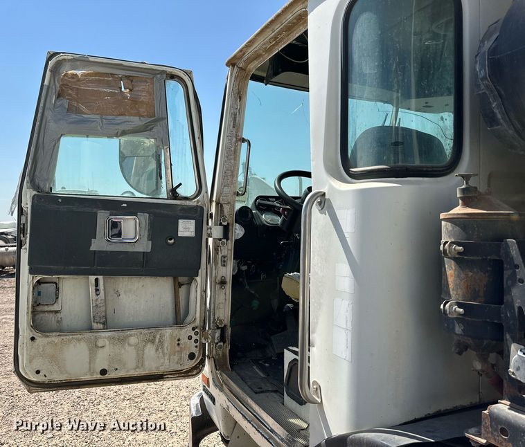 image for item DL0456 2014 Autocar ACX refuse truck