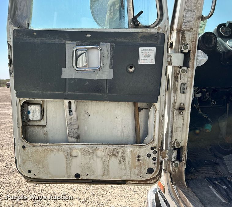 image for item DL0456 2014 Autocar ACX refuse truck