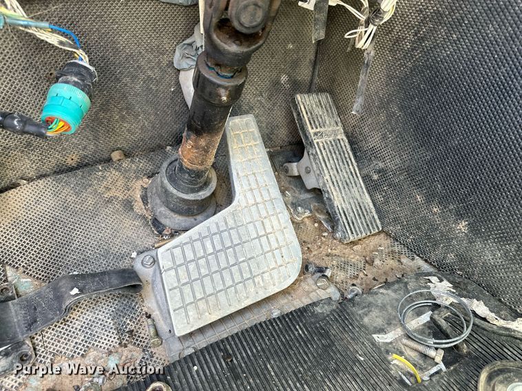 image for item DL0456 2014 Autocar ACX refuse truck