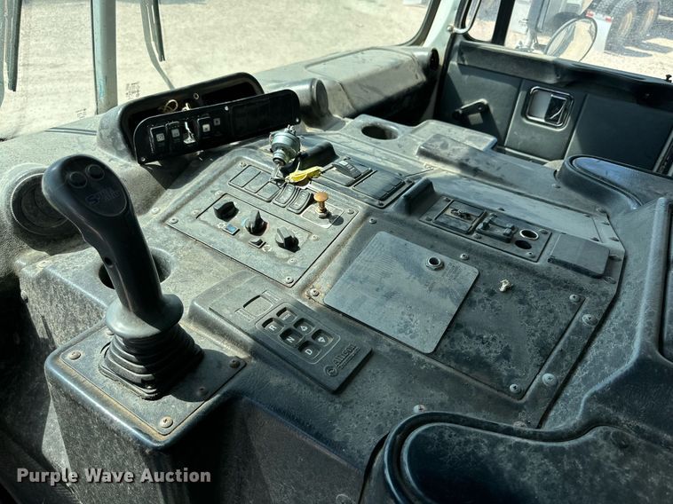 image for item DL0456 2014 Autocar ACX refuse truck