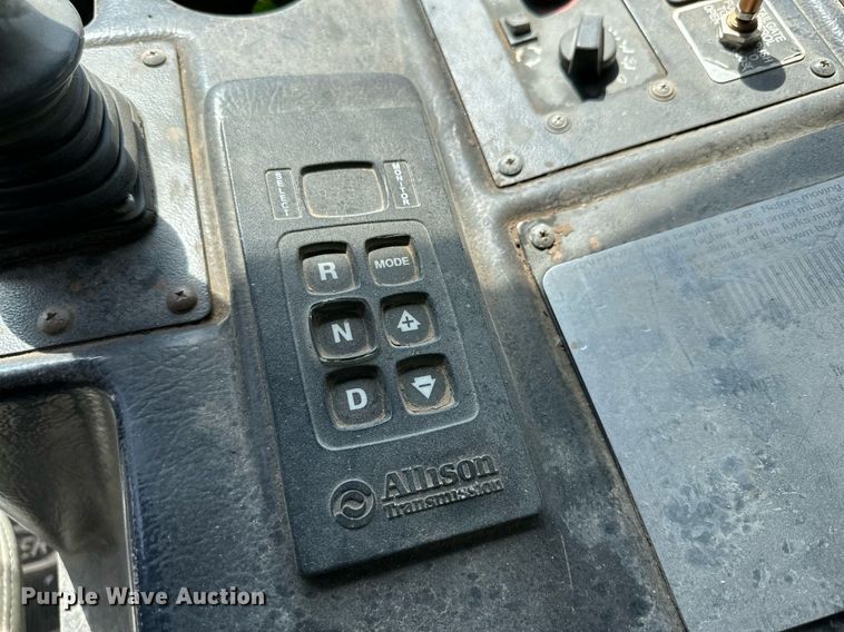 image for item DL0456 2014 Autocar ACX refuse truck