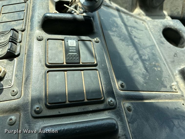 image for item DL0456 2014 Autocar ACX refuse truck