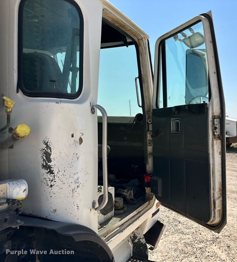 image for item DL0456 2014 Autocar ACX refuse truck