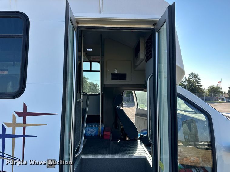 image for item DL0463 2011 Glaval F550 shuttle bus