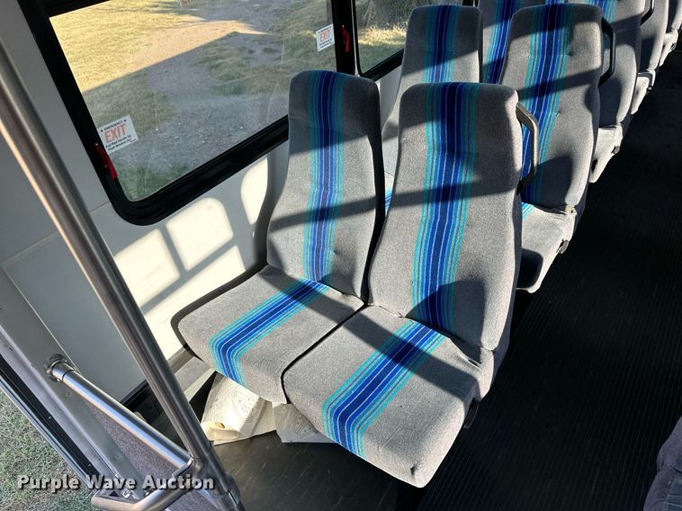 image for item DL0463 2011 Glaval F550 shuttle bus